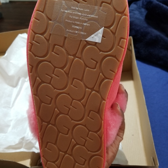 Slippers - Picture 3 of 7